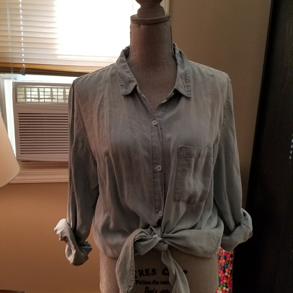 Jean shirt that ties size x large